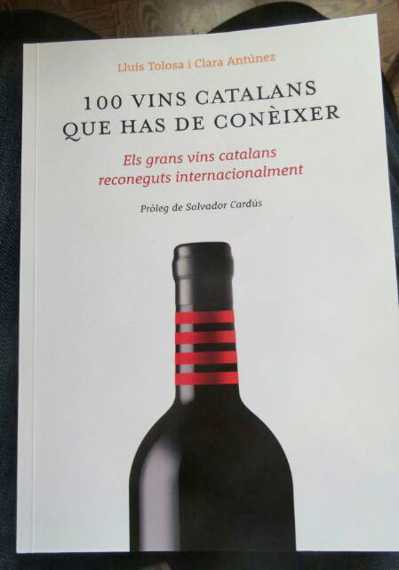 Copy of the book 100 Catalan wines that you have to know.