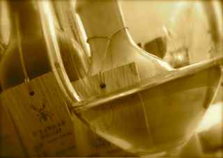 Ton ha experimentado diferencias en el sabor del mismo vino, servido en copas expuestas a la luz de color.

 